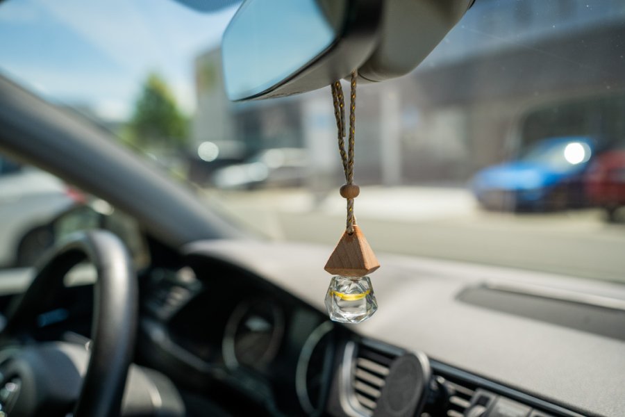 Tipps, wie man den Innenraum seines Autos mit ätherischen Ölen beduftet
