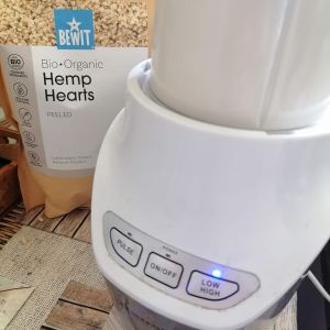 recenzie-hemp-milk-2.jpeg