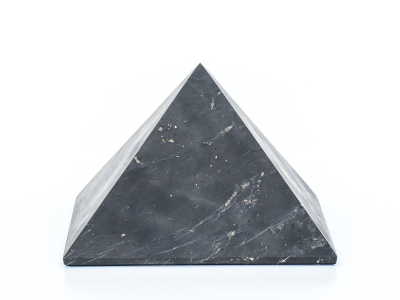 BEWIT Piramide di shungite, non lucidata