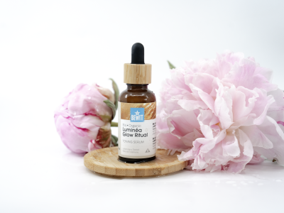 Bioaktīvs tonizējošs serums ar pretpigmenta iedarbību vienādai ādai - Luminéa Glow Morning Ritual BIO - Holistiskā kosmētika - 2