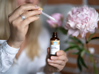 Bioaktīvs tonizējošs serums ar pretpigmenta iedarbību vienādai ādai - Luminéa Glow Morning Ritual BIO - Holistiskā kosmētika - 5