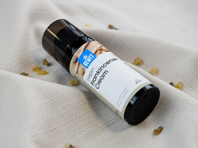 Regenerierende Anti-Aging Gesichtscreme mit Weihrauch und Drachenblut – Frankincense Cream -  - 3