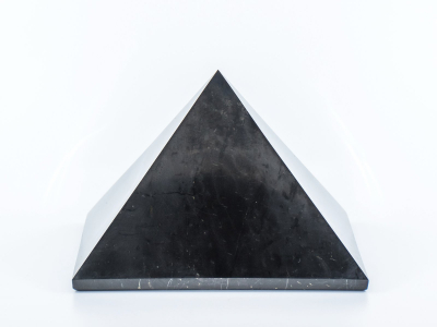 BEWIT Piramide di shungite, lucidata