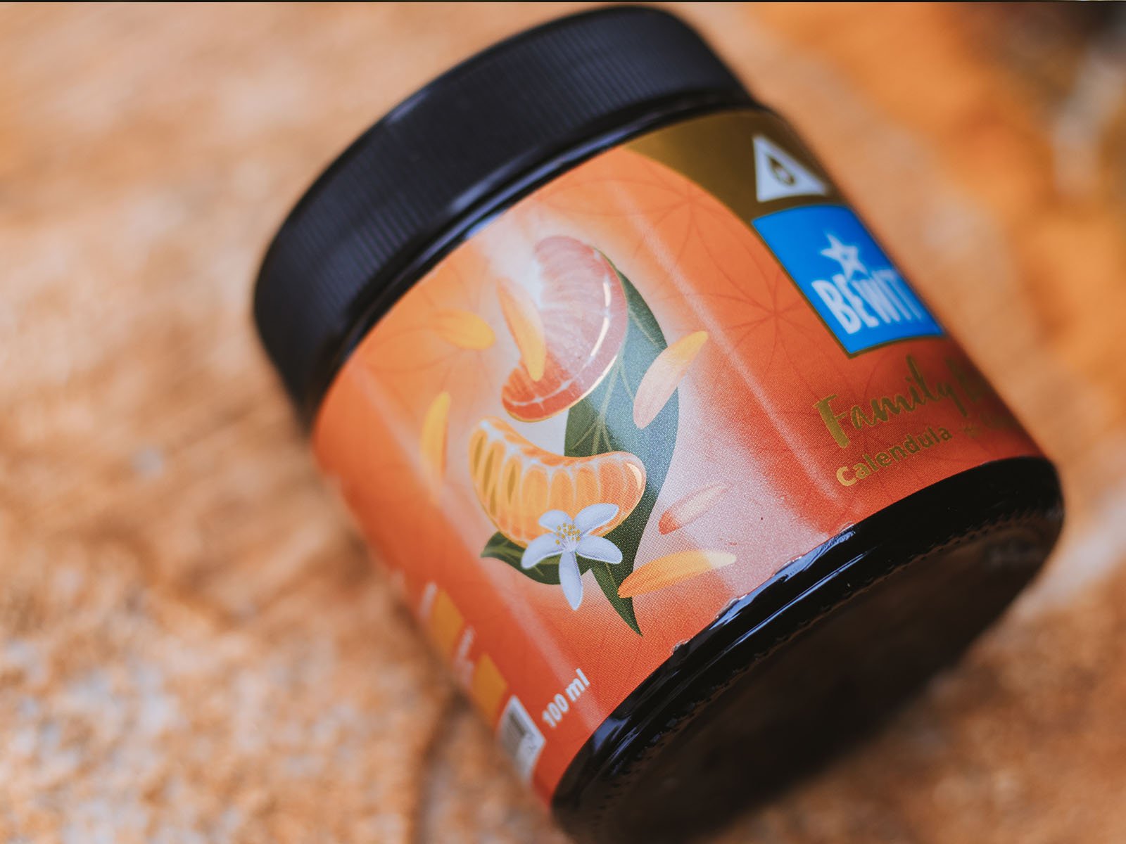 FAMILY BALM CALENDULA AND CLEMENTINE - CARING BALM FOR THE WHOLE FAMILY - 11