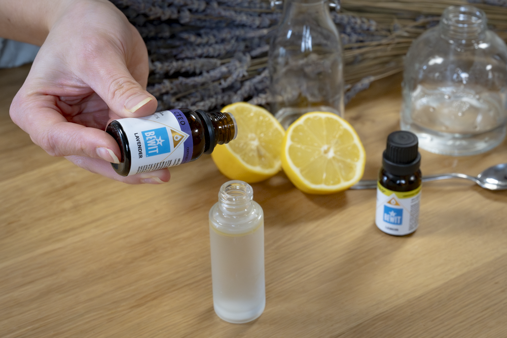 Wiosenne porządki | Spray czyszczący z olejkiem eterycznym z cytryny i lawendy